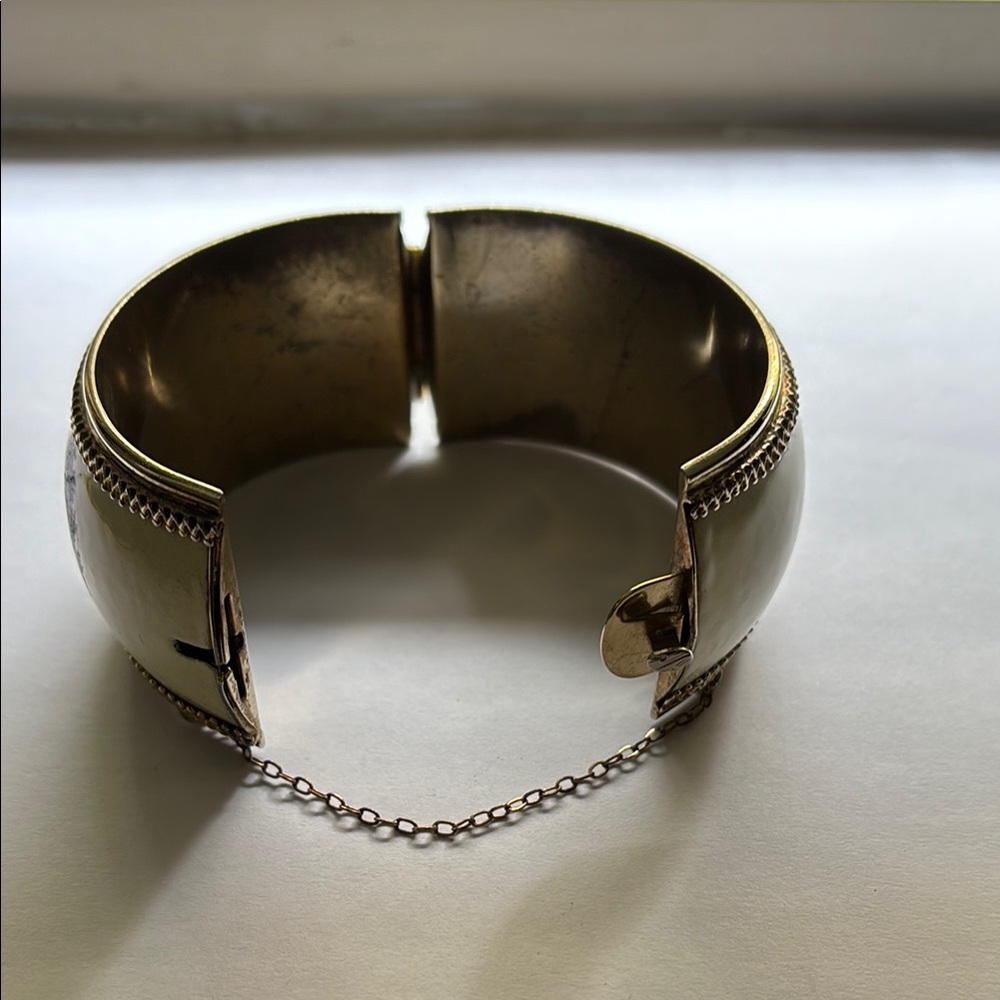 🟥Whiting & Davis Vintage Bangle Bracelet, Victorian Theme - Picture 7 of 10